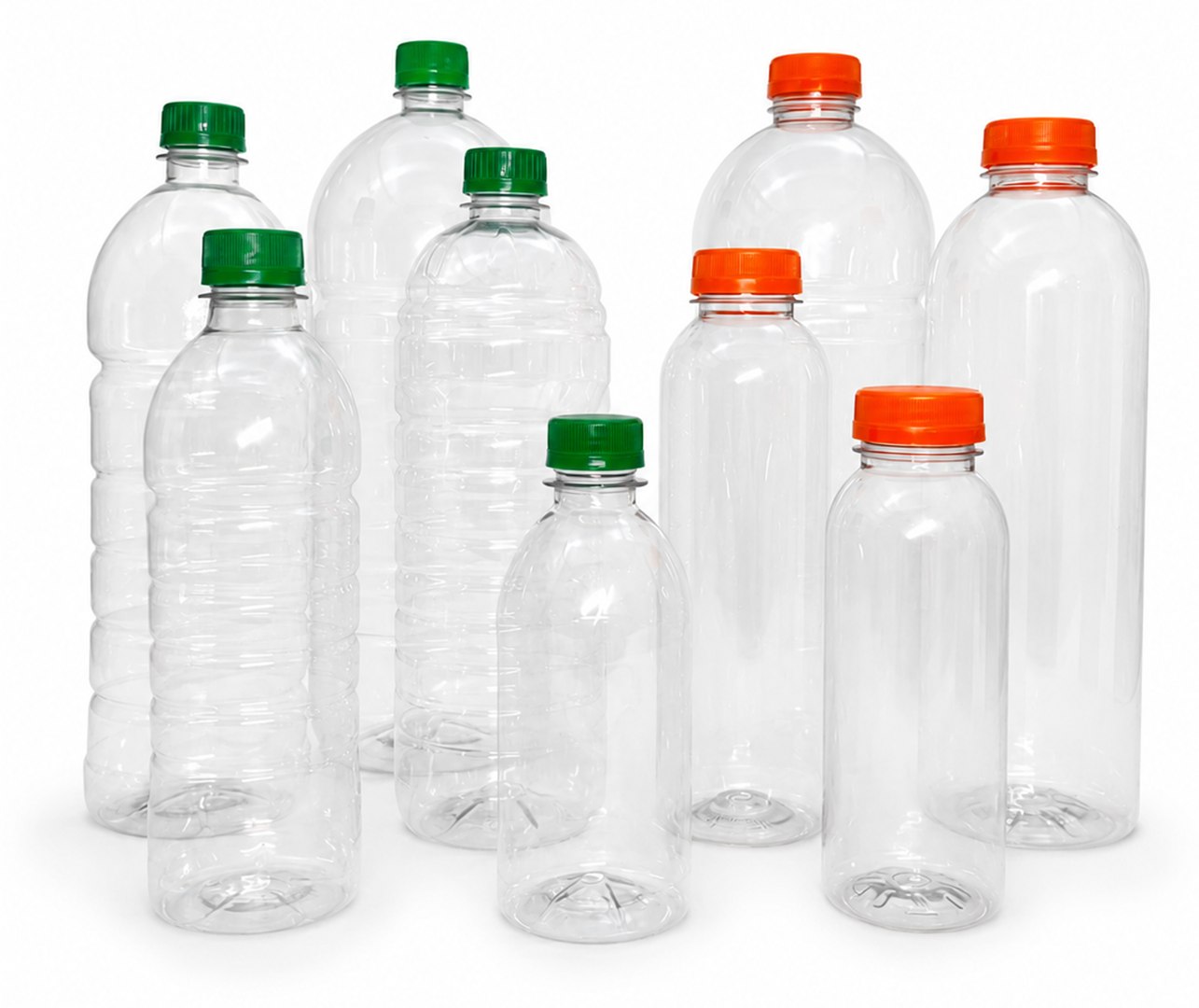 Linha de garrafas PET cristal para bebidas, de 300 ml a 2 litros, com tampas verdes e laranja, nos formatos cilíndrico, quadrado e pega fácil